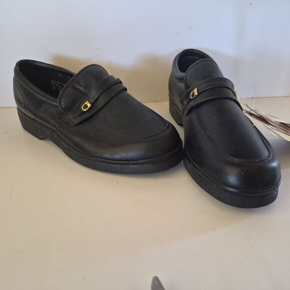 EZ Strider  Size 9  Wide Width  Mens Shoes SUPER COMFY